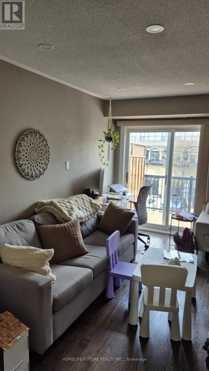 Property Photo:  262 St. Helen'S Avenue 213  ON M6H 4A4 
