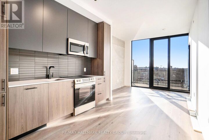 Property Photo:  10 James Street Uph 11  ON K2P 1Y5 