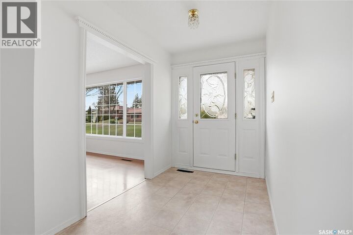 Property Photo:  1044 East Centre  SK S7J 3A3 