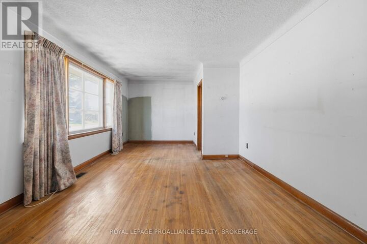 Property Photo:  287 McEwen Drive  ON K7M 3W2 
