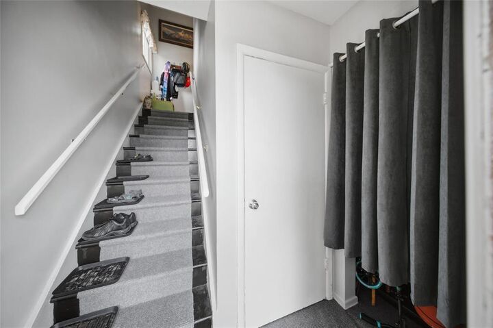Property Photo: 1044 Manhattan Avenue MB R2L 1C2