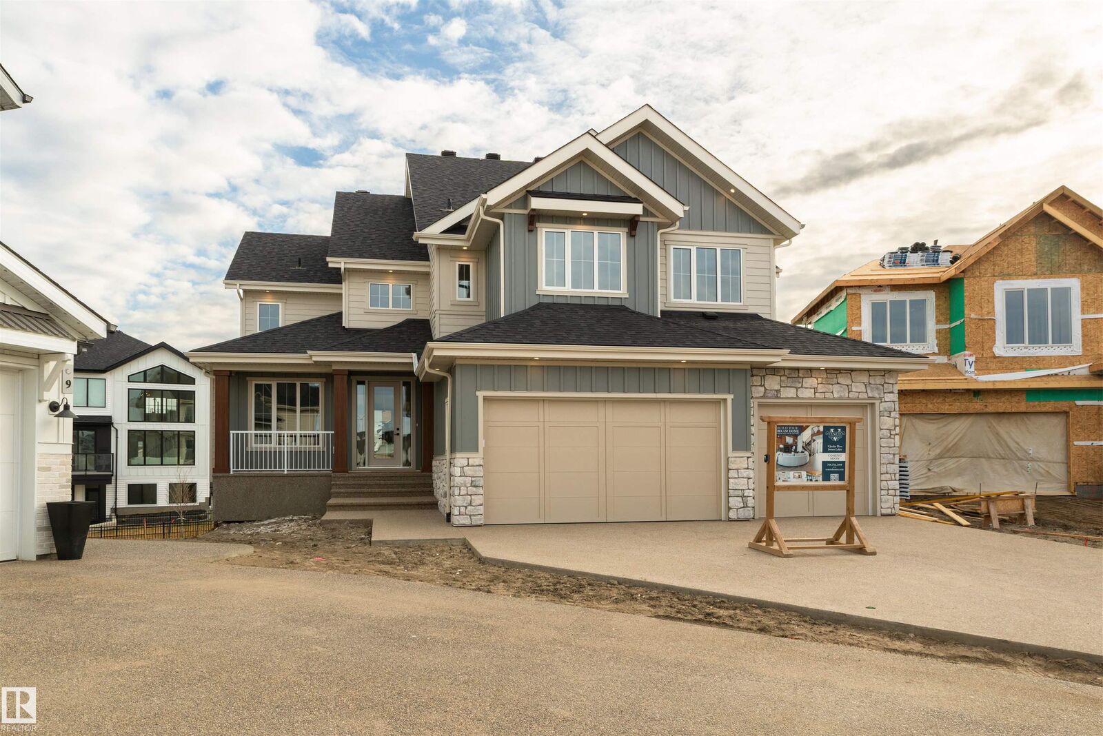 Property Photo: 8 Jardin Place AB T8N 8A2