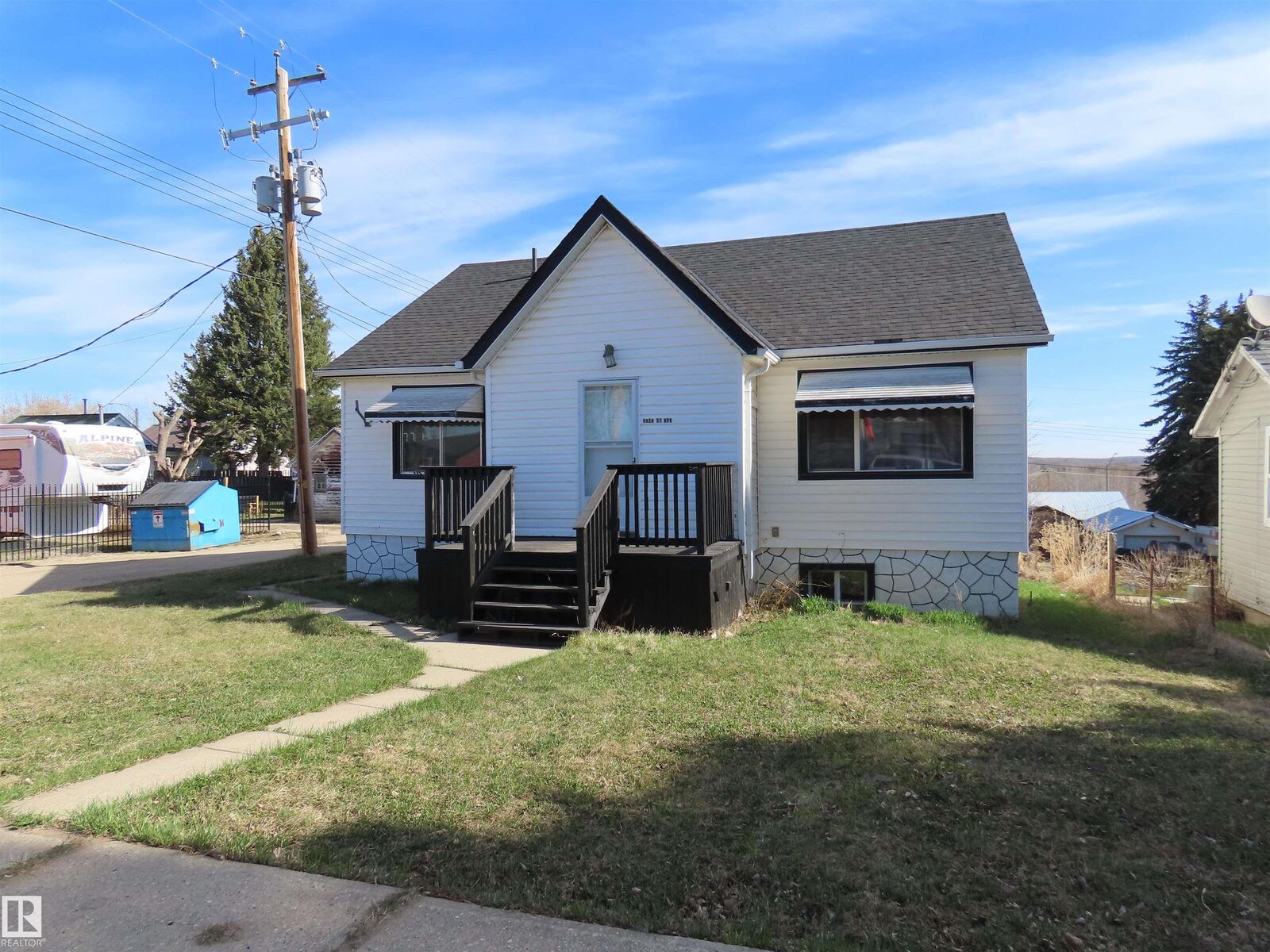 Property Photo:  4928 51 Avenue  AB T0E 2A0 