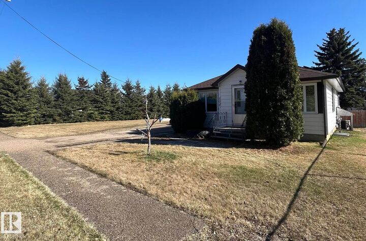 Property Photo:  5027 49 Ave  AB T0A 3L0 