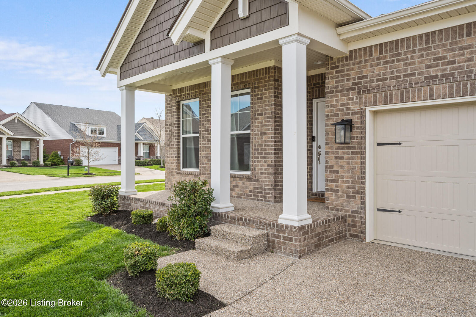 Property Photo:  8816 Sanctuary Ln  KY 40291 