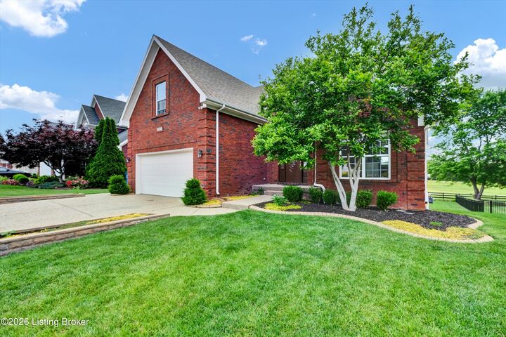 Property Photo:  7911 Windgate Dr  KY 40291 