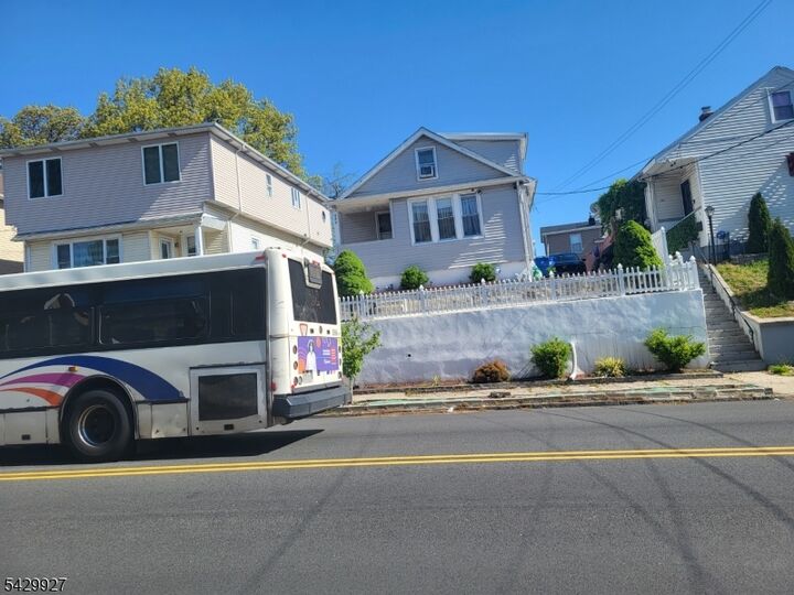 Property Photo:  377 5th Ave 1  NJ 07514 