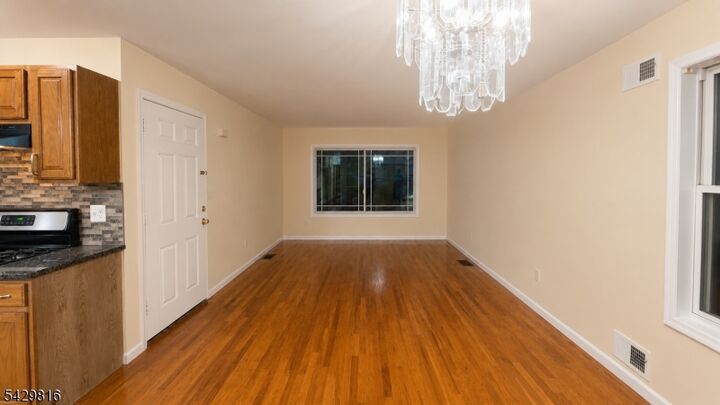 Property Photo:  226 Bond St 1  NJ 07206 