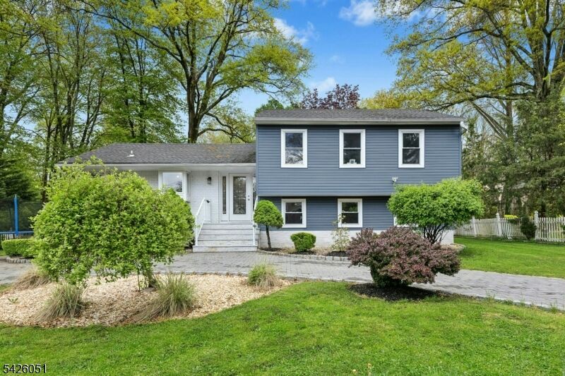 Property Photo:  15 Roosevelt Ave  NJ 07922 