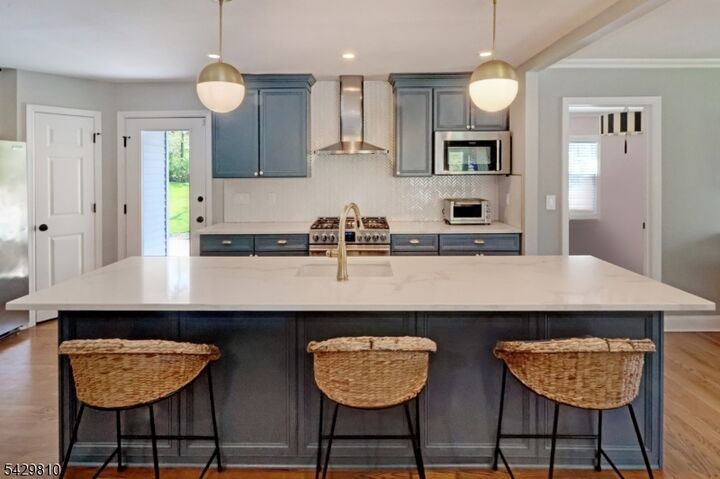Property Photo: 96 Lessing Rd NJ 07052