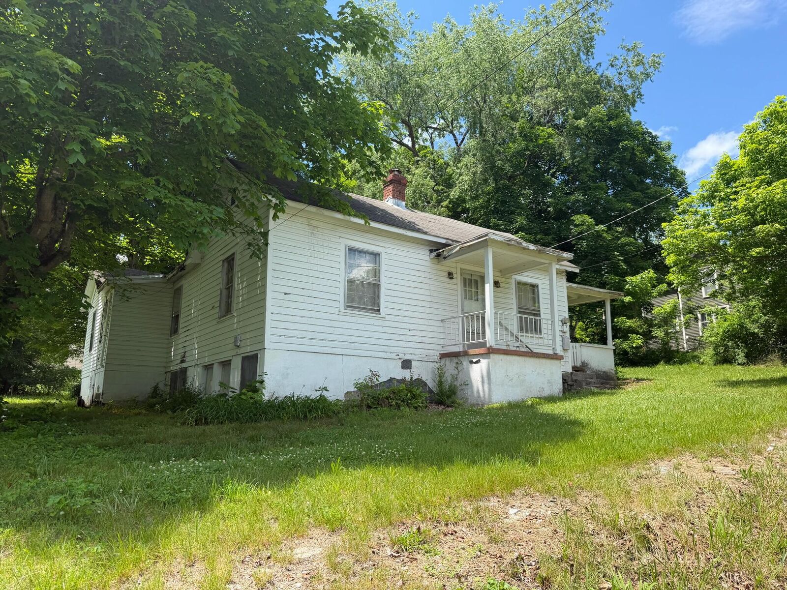 Property Photo: 357 Washington St Street WV 24910