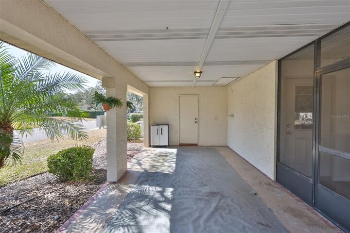 Property Photo:  2035 Hampstead Circle  FL 33573 