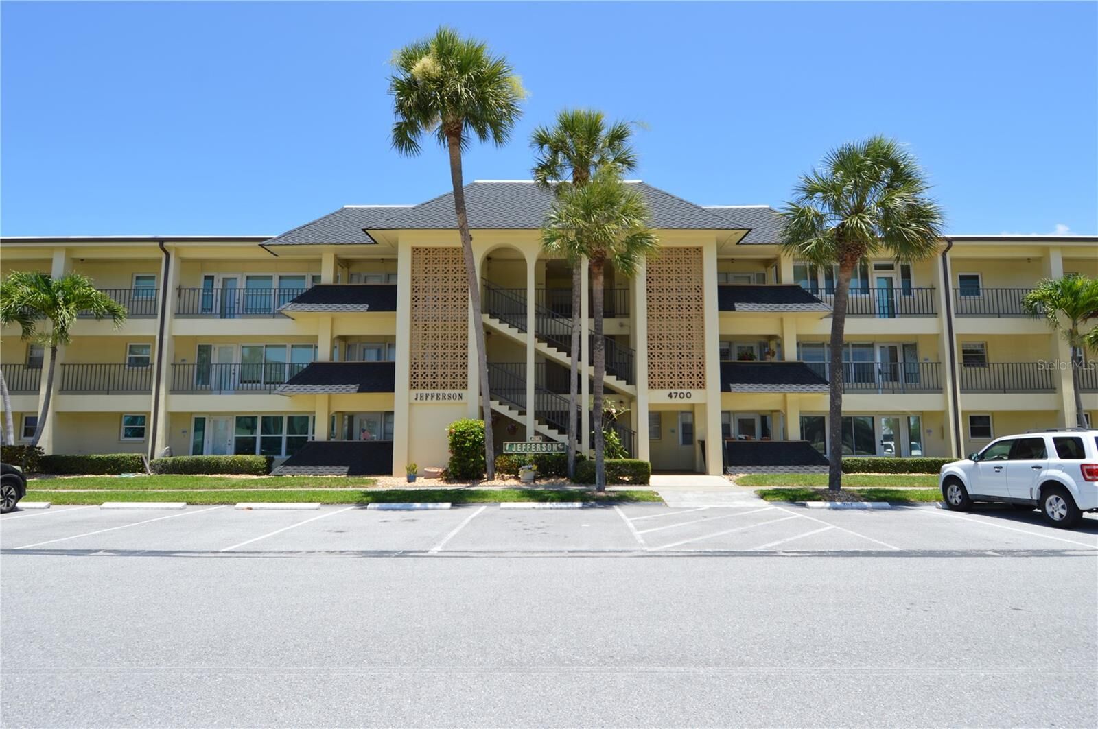 Property Photo:  4700 Cove Circle 107  FL 33708 