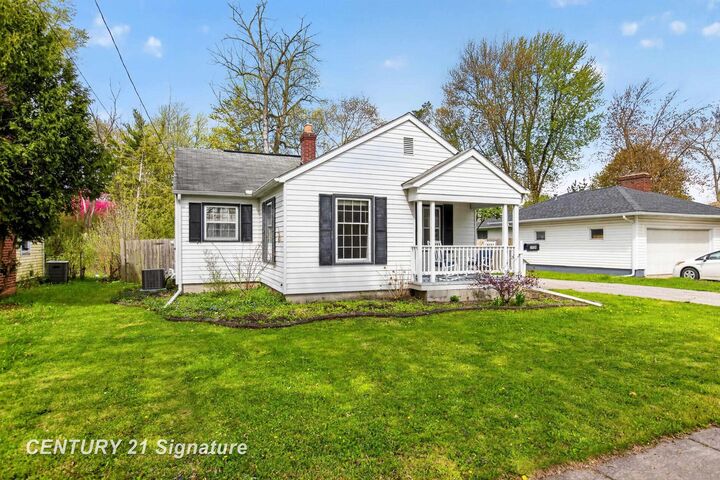 Property Photo:  2709 Jefferson Avenue  MI 48640 