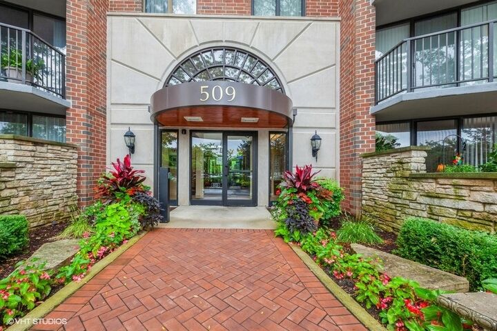 Property Photo:  509 Aurora Avenue 202  IL 60540 