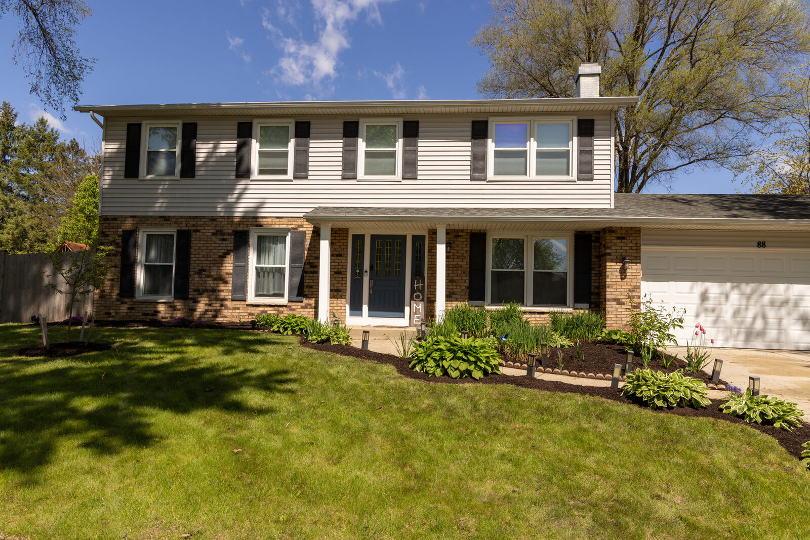 Property Photo:  