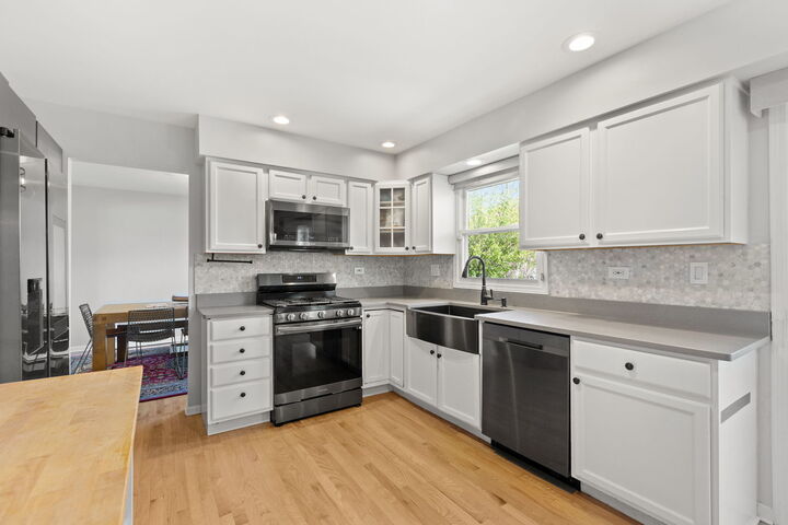 Property Photo:  
