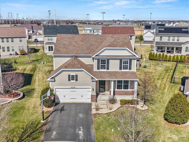Property Photo:  