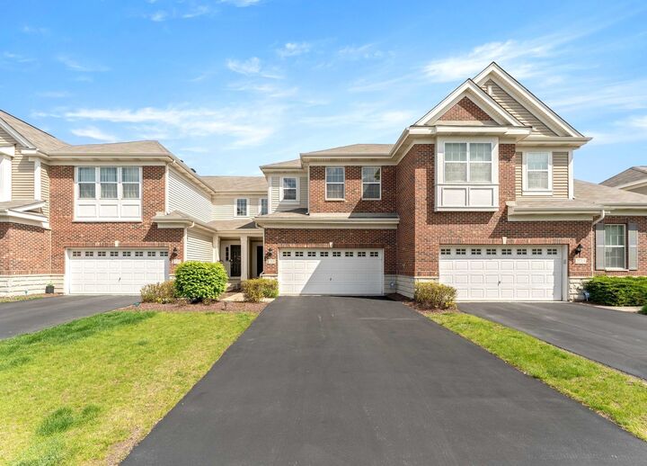 Property Photo:  2715 Blakely Lane  IL 60540 