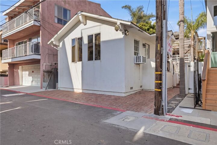 Property Photo:  518 Bayview Drive  CA 90254 