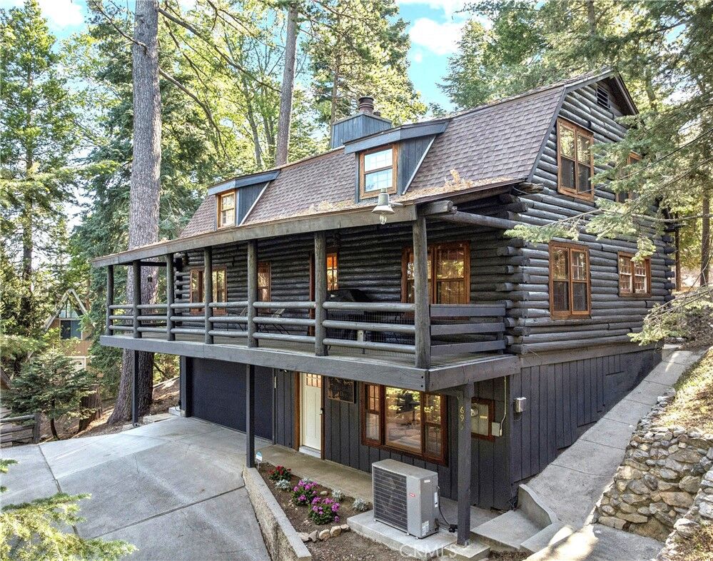 Property Photo:  695 Buckingham  CA 92352 