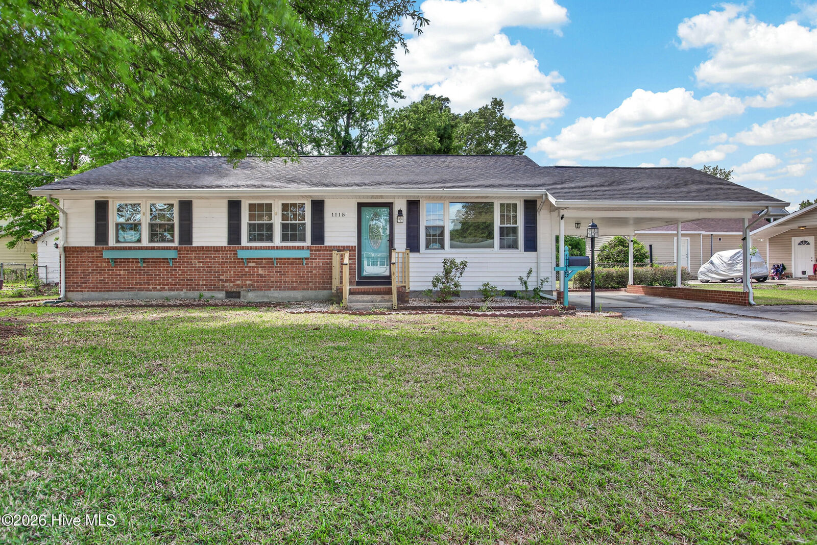 Property Photo:  1115 Clifton Road  NC 28540 