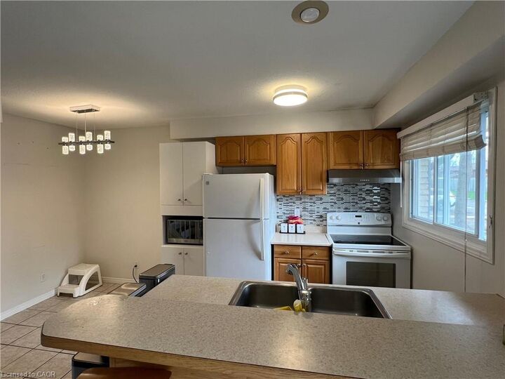 Property Photo:  211 Veronica Drive A5  ON N2A 2R8 