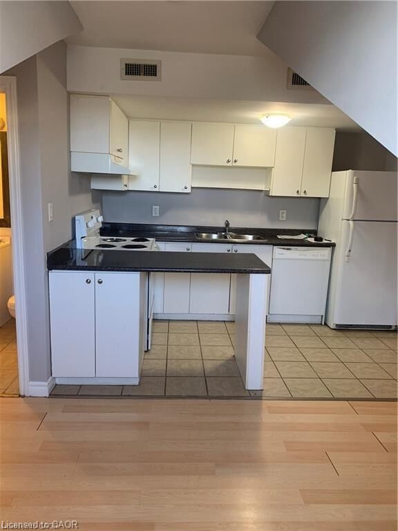 Property Photo:  81 Dundas Street 7  ON L9H 7T5 