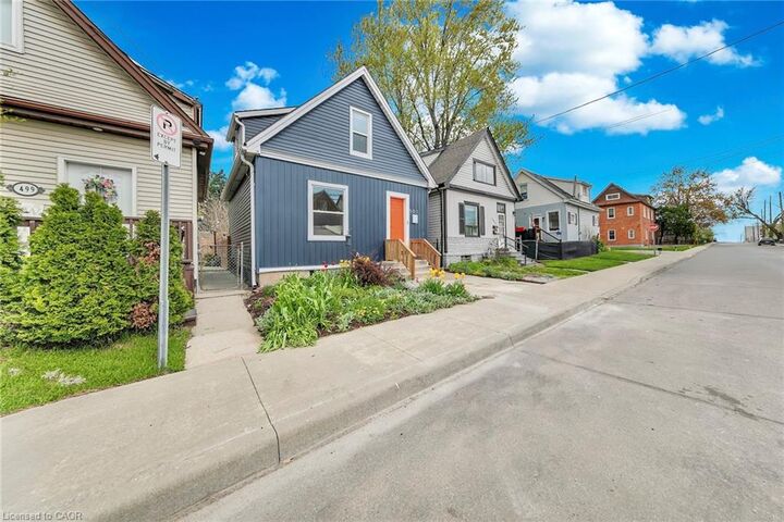 Property Photo:  501 Ferguson Avenue N  ON L8L 4Z4 