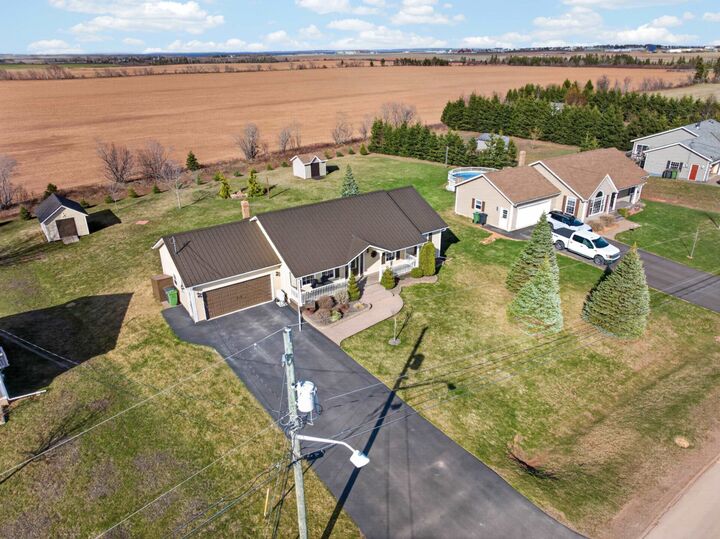 Property Photo:  27 Antoinette Drive  PE C0B 1T0 