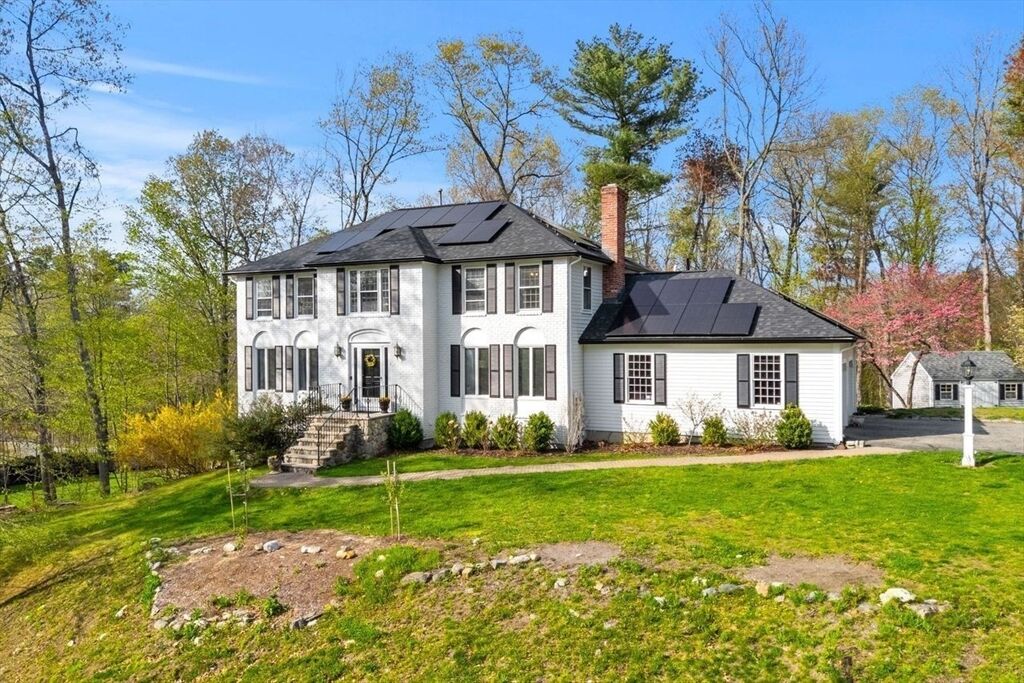 Property Photo:  4 Greybirch Rd  MA 01810 
