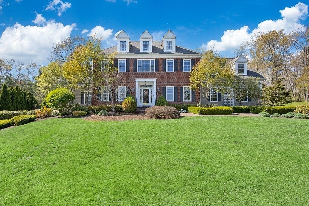 Property Photo: 175 Pokanoket Path MA 02093