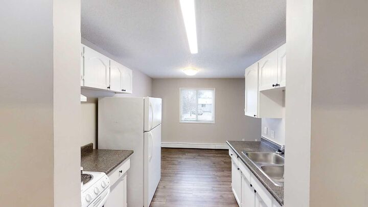 Property Photo:  10114 105 Avenue 202  AB T8V 1H4 