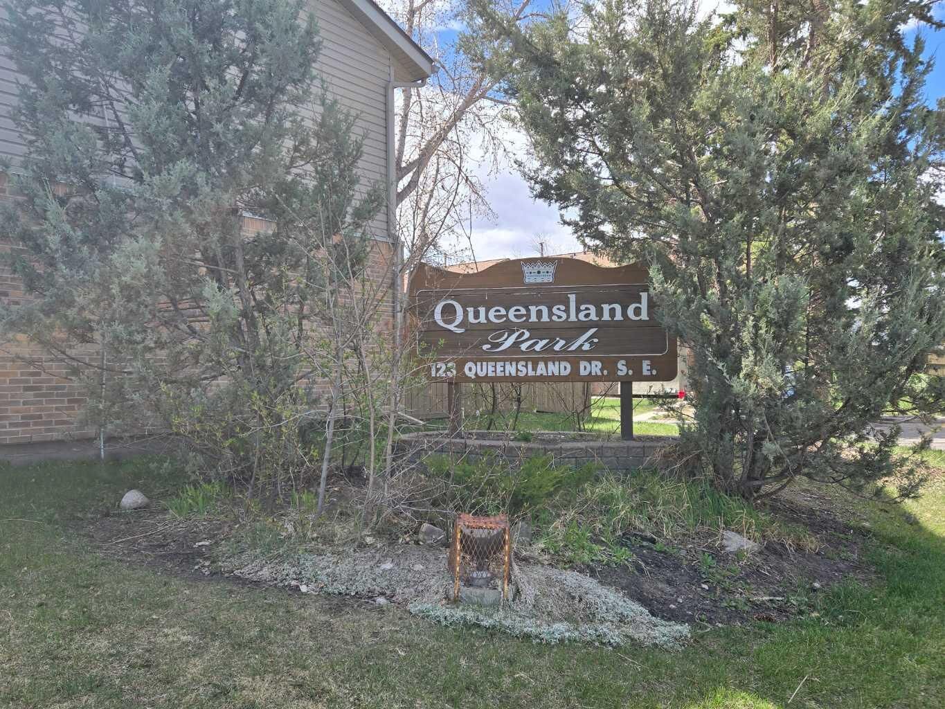 Property Photo:  123 Queensland Drive SE 98  AB T2J 5J4 