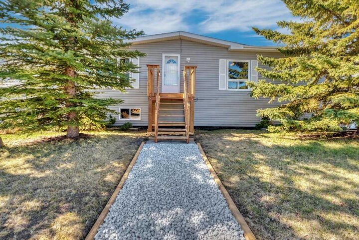 Property Photo: 333 Nelson Road AB T0J 0M0