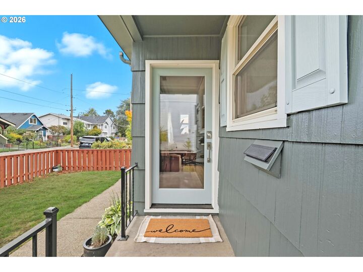 Property Photo:  7232 SE Steele St  OR 97206 