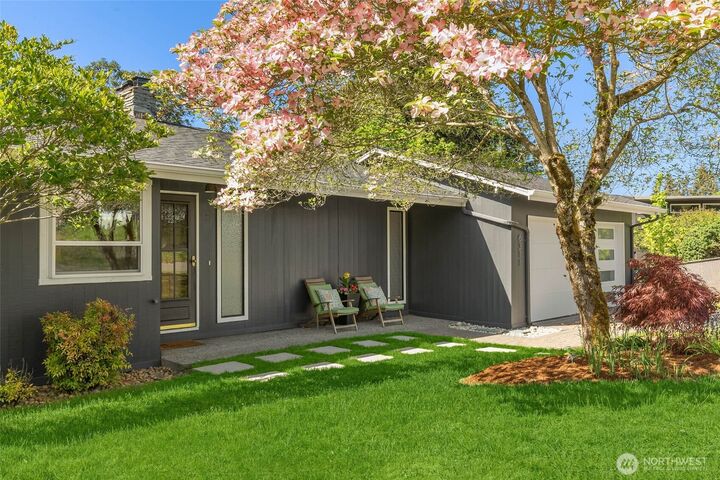 Property Photo:  6311  121 Avenue SE  WA 98006 