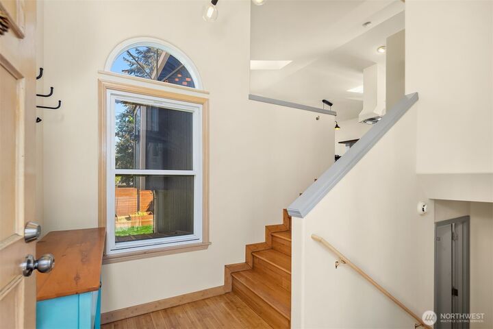 Property Photo:  6627  Ellis Avenue S  WA 98108 