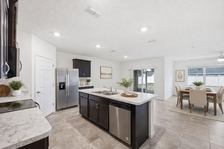 Property Photo: 428 SE Fairchild Avenue FL 34984