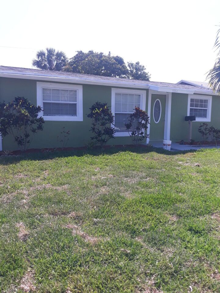 Property Photo:  5364 Helene Place  FL 33407 