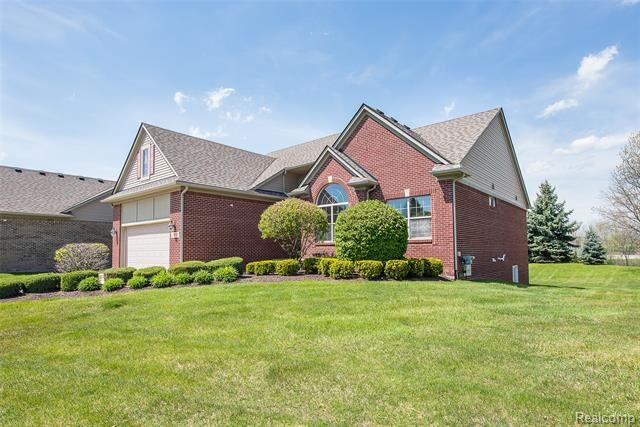 Property Photo: 20605 Golf Ridge Circle MI 48152