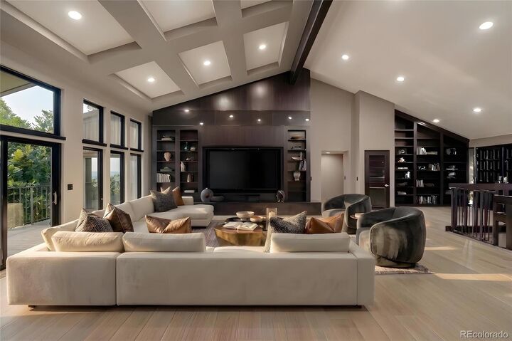 Property Photo:  27 Beacon Hill Lane  CO 80111 