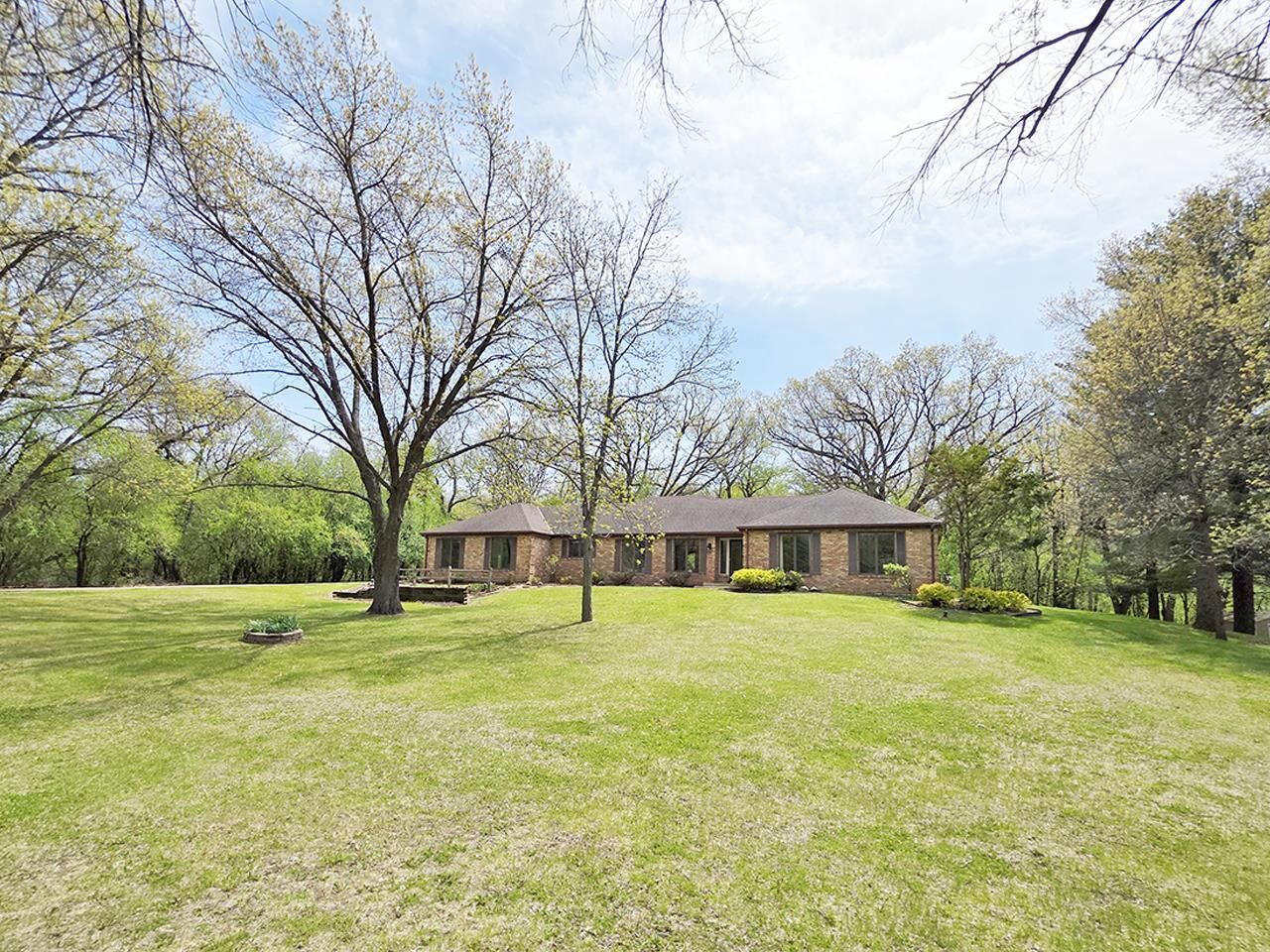 Property Photo:  2322 E Sylvan Lane  WI 53563 