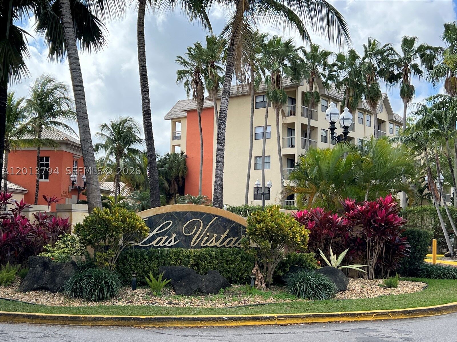 Property Photo:  8373 Lake Dr 202  FL 33166 