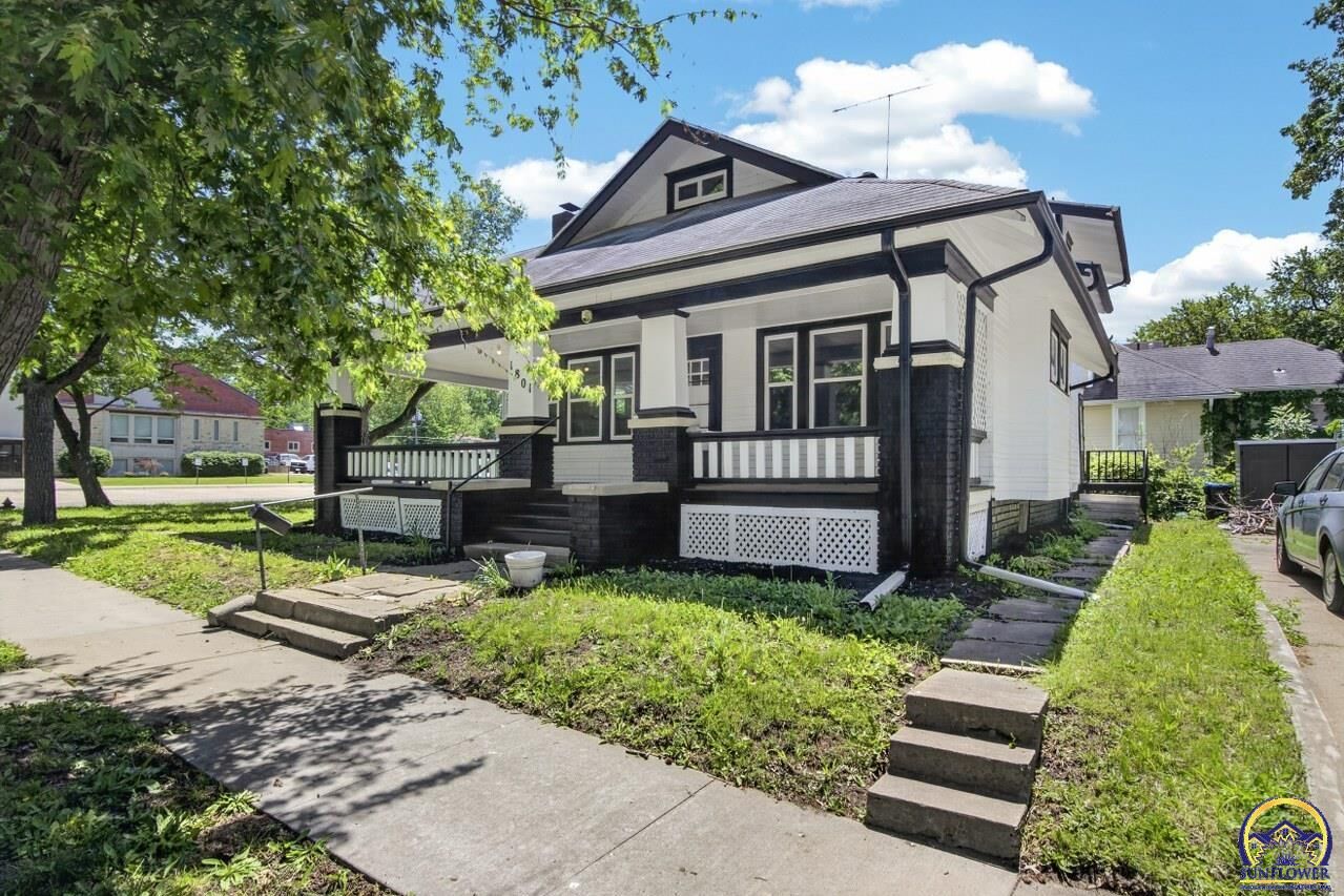 Property Photo:  1801 SW Huntoon St  KS 66604 