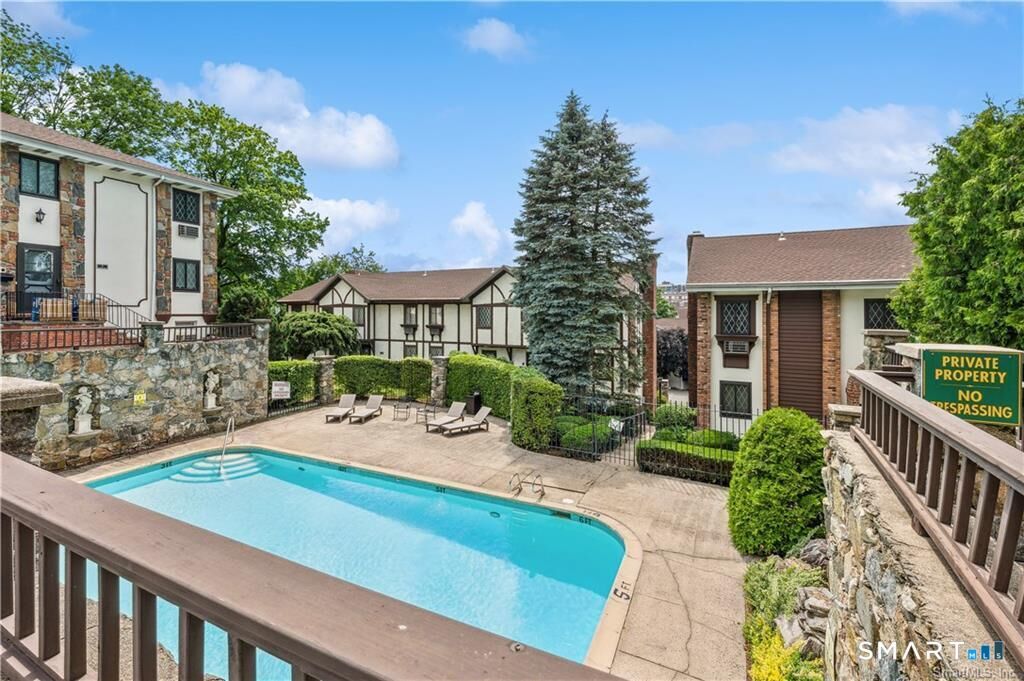 Property Photo:  54 Hope Street S  CT 06906 