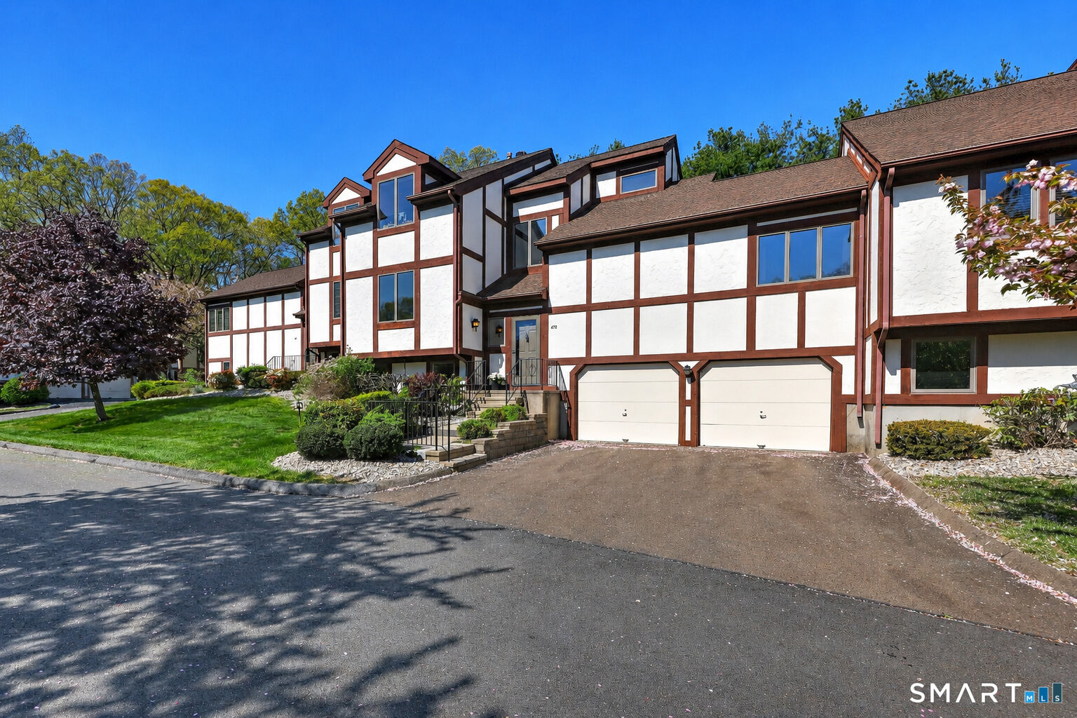 Property Photo:  690 Forest Road 472  CT 06516 