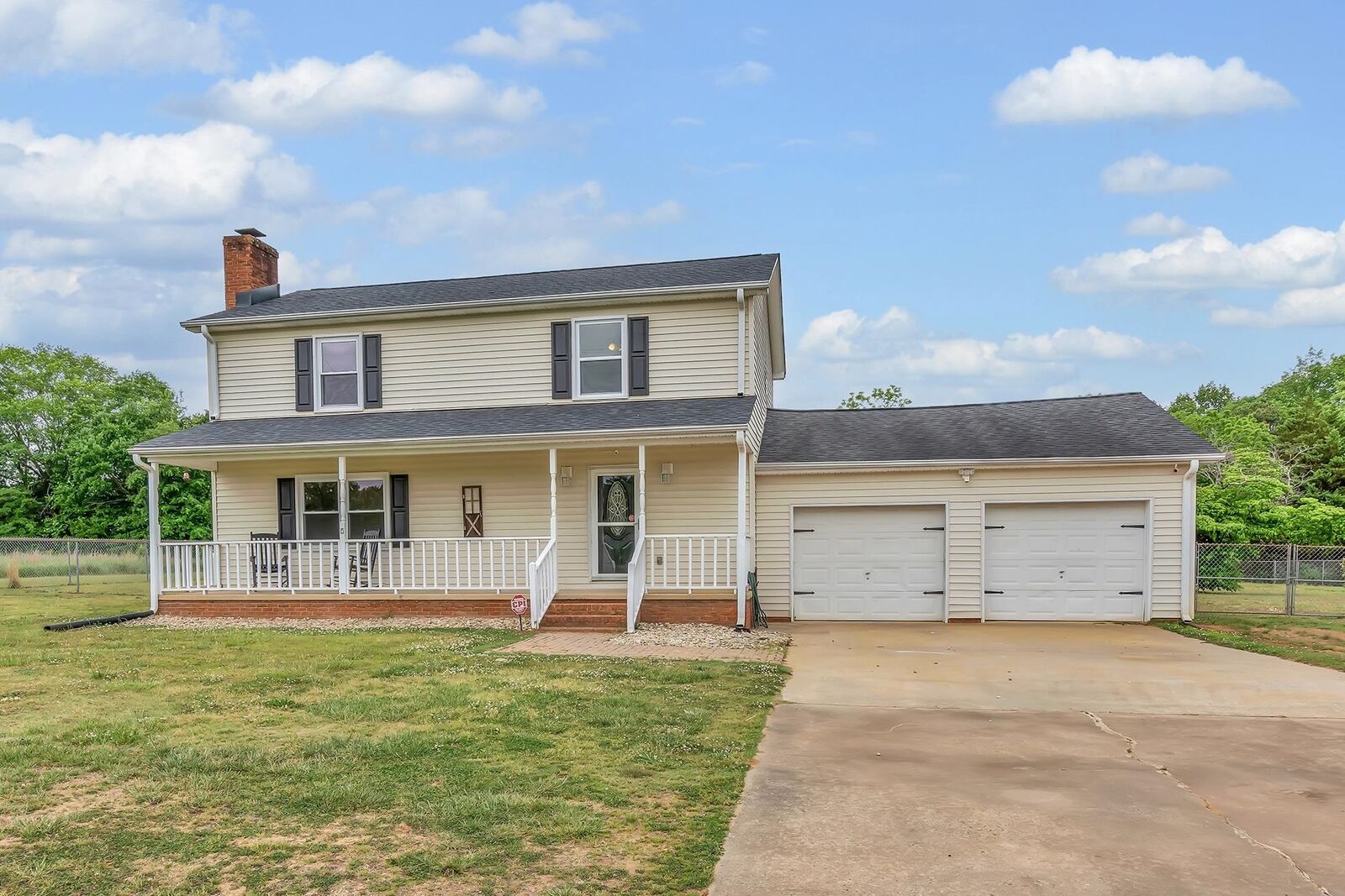 Property Photo: 1359 Old Post Road SC 29341