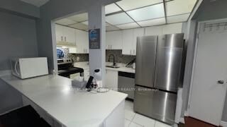 Property Photo: 145 Hillcrest Avenue 910 ON L5B 3Z1