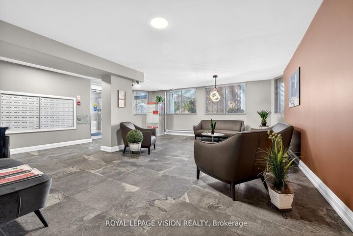 Property Photo:  81 Millside Drive 1002  ON L9T 3X4 